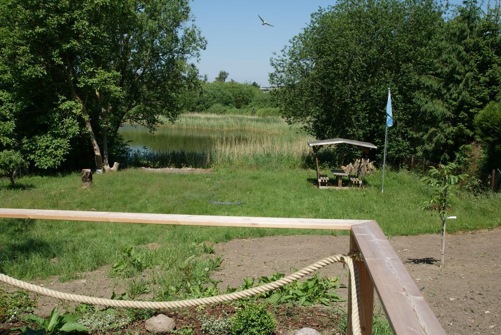 Ferienwohnungen Am Kleinen See Bergen Auf Rugen Ngoại thất bức ảnh