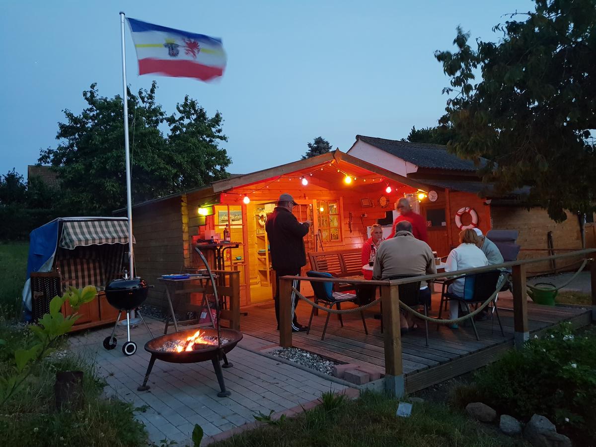 Ferienwohnungen Am Kleinen See Bergen Auf Rugen Ngoại thất bức ảnh